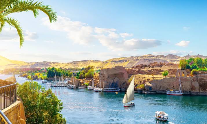 The Importance of the Nile River in Ancient Egyptian Civilization